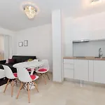 Luka Appartement *