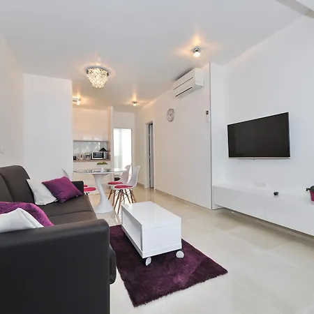 Luka Appartement *